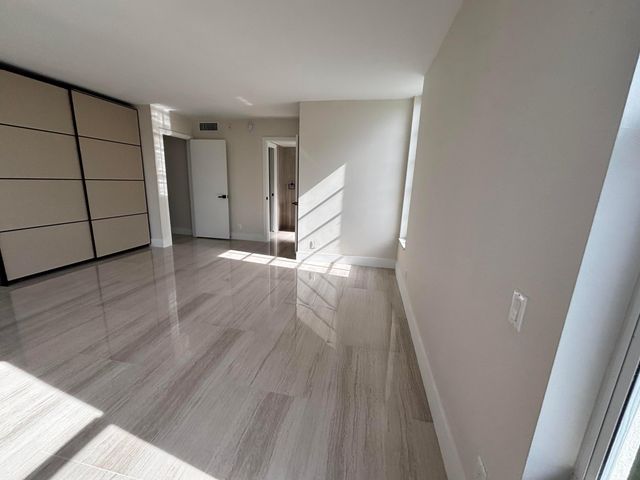 3960 Oaks Clubhouse Dr Drive 401, Pompano Beach, FL 33069