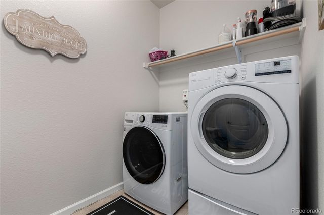 5608 En Joie Place, Elizabeth, CO 80107