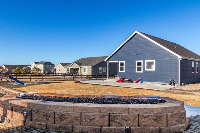 5608 En Joie Place, Elizabeth, CO 80107