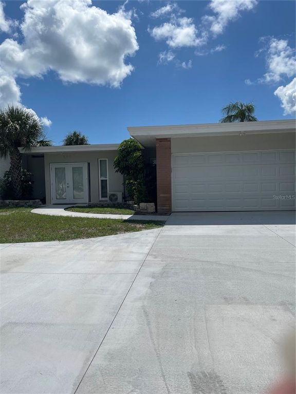 405 4TH AVENUE N, Tierra Verde, FL 33715