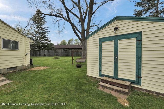 4910 Westhill Drive, Lansing, MI 48917