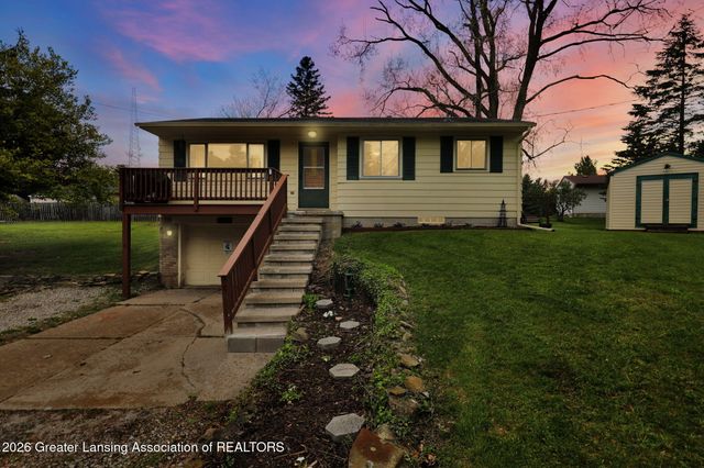 4910 Westhill Drive, Lansing, MI 48917