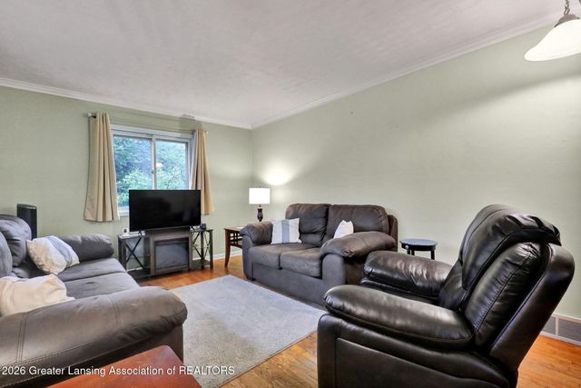 4910 Westhill Drive, Lansing, MI 48917