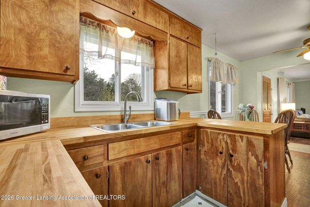 4910 Westhill Drive, Lansing, MI 48917