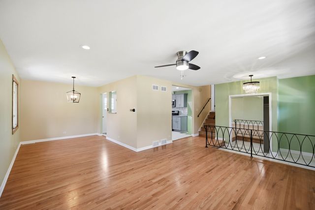 191 Montclare Lane, Wood Dale, IL 60191