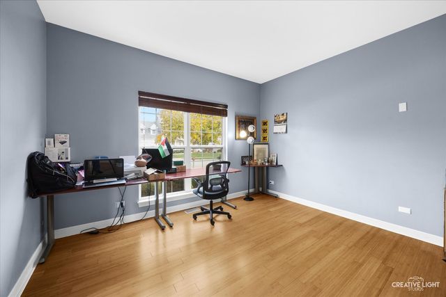 945 Wyndham Drive, South Elgin, IL 60177