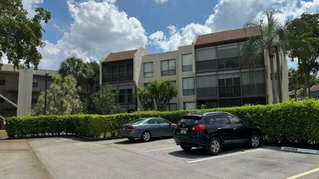 8050 W Mcnab Road 203, Tamarac, FL 33321