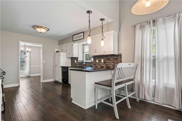 312 NW Locust Street, Lee's Summit, MO 64064