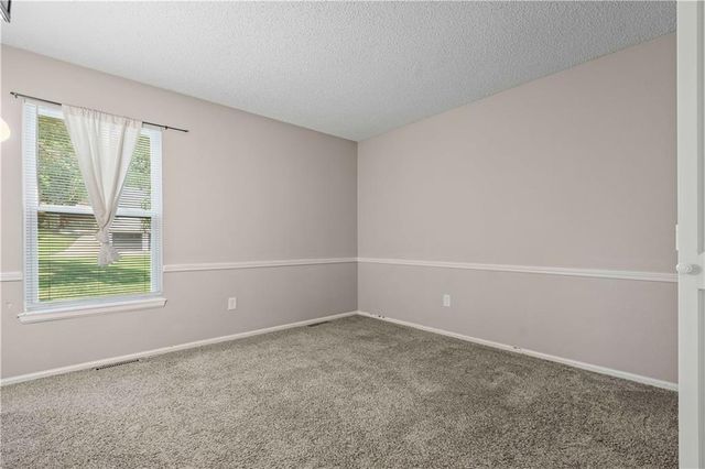 312 NW Locust Street, Lee's Summit, MO 64064