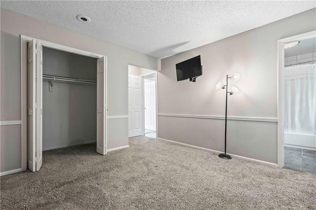 312 NW Locust Street, Lee's Summit, MO 64064