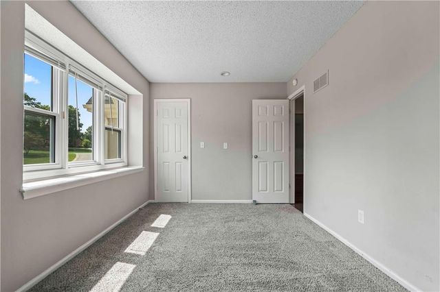 312 NW Locust Street, Lee's Summit, MO 64064