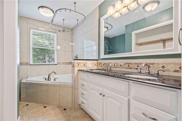 312 NW Locust Street, Lee's Summit, MO 64064