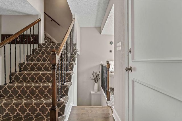 312 NW Locust Street, Lee's Summit, MO 64064