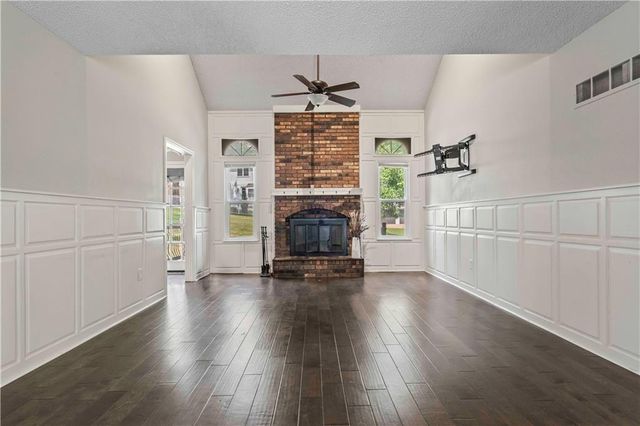 312 NW Locust Street, Lee's Summit, MO 64064