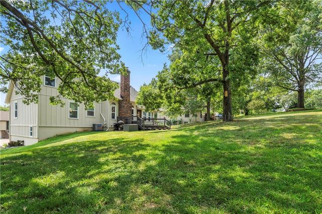 312 NW Locust Street, Lee's Summit, MO 64064