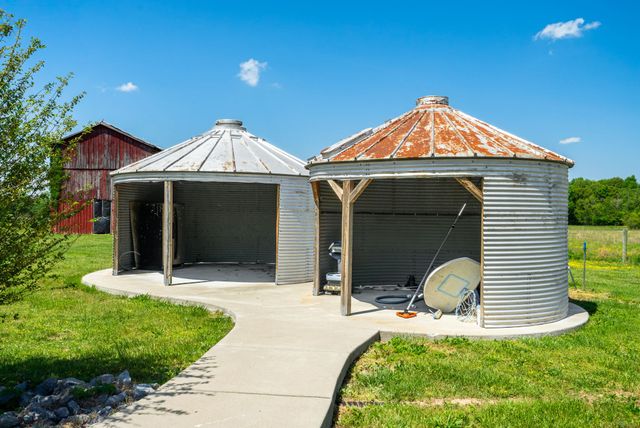 5654 Borthick Rd, Springfield, TN 37172