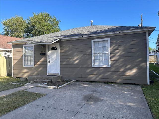 607 Bolster Street, Baytown, TX 77520