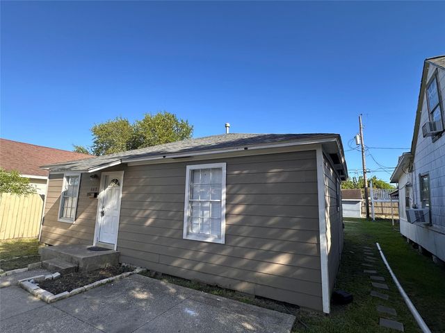 607 Bolster Street, Baytown, TX 77520