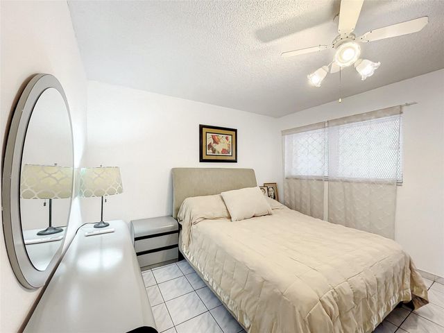 815 SW 10th Terrace 18V, Hallandale Beach, FL 33009