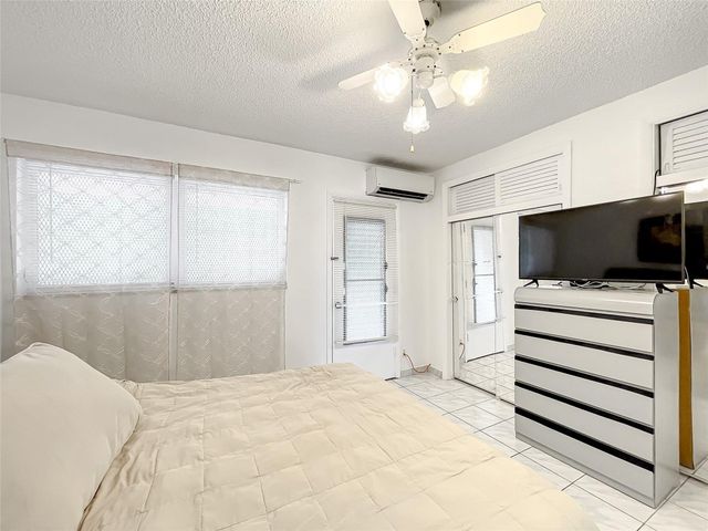 815 SW 10th Terrace 18V, Hallandale Beach, FL 33009