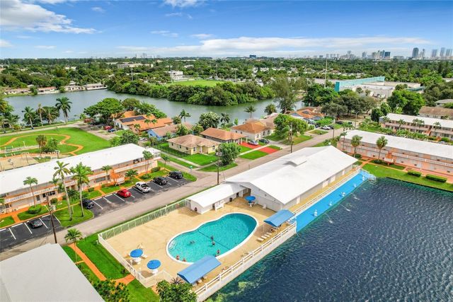 815 SW 10th Terrace 18V, Hallandale Beach, FL 33009