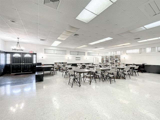 815 SW 10th Terrace 18V, Hallandale Beach, FL 33009