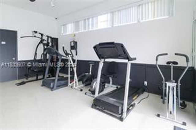 815 SW 10th Terrace 18V, Hallandale Beach, FL 33009