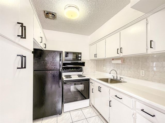 815 SW 10th Terrace 18V, Hallandale Beach, FL 33009