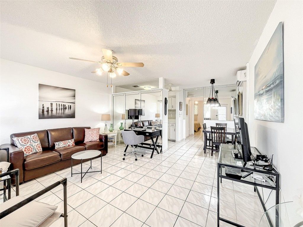 815 SW 10th Terrace 18V, Hallandale Beach, FL 33009