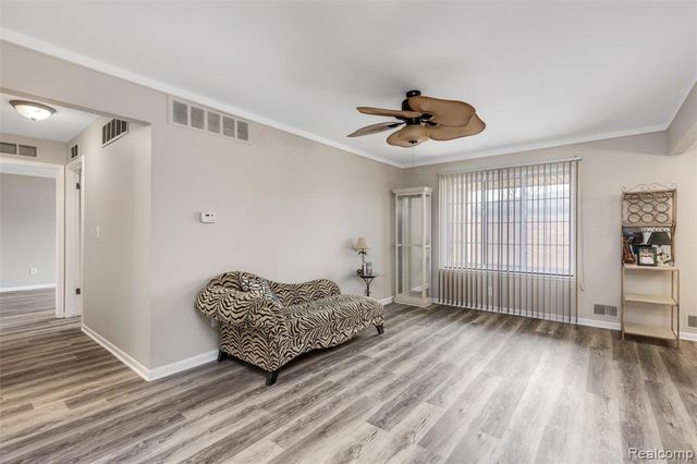 19729 Ridgemont Street 31, Saint Clair Shores, MI 48080