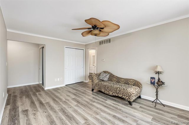 19729 Ridgemont Street 31, Saint Clair Shores, MI 48080