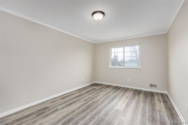 19729 Ridgemont Street 31, Saint Clair Shores, MI 48080