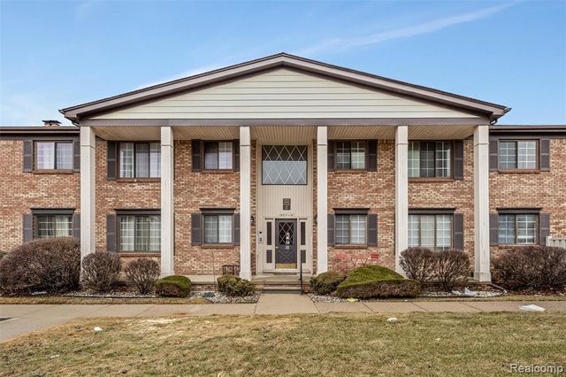 19729 Ridgemont Street 31, Saint Clair Shores, MI 48080