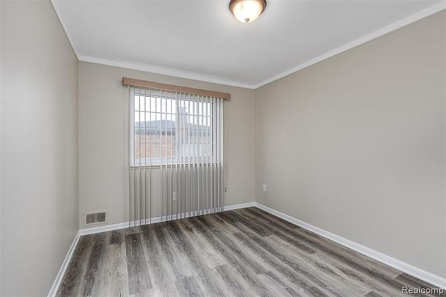 19729 Ridgemont Street 31, Saint Clair Shores, MI 48080