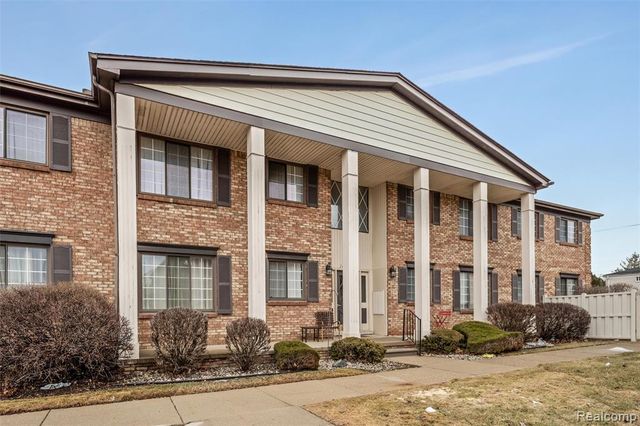 19729 Ridgemont Street 31, Saint Clair Shores, MI 48080