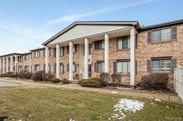 19729 Ridgemont Street 31, Saint Clair Shores, MI 48080
