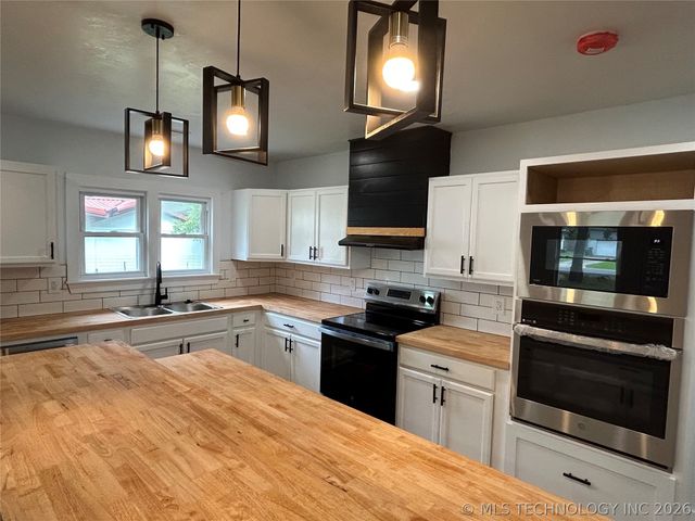 1008 W Burney Street, Madill, OK 73446