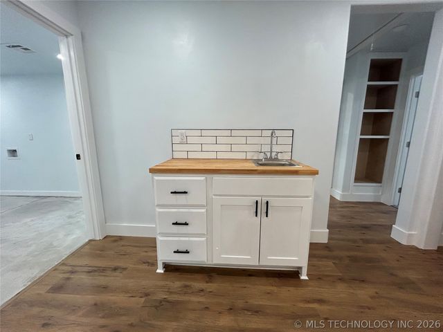 1008 W Burney Street, Madill, OK 73446