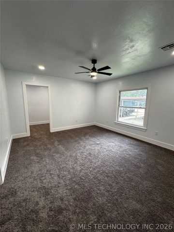 1008 W Burney Street, Madill, OK 73446