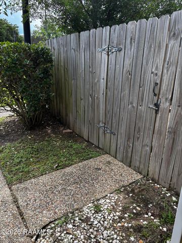 200 Lodge Drive 304, Lafayette, LA 70506