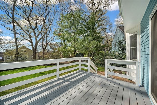 37 Woodcliffe Rd, Lexington, MA 02421