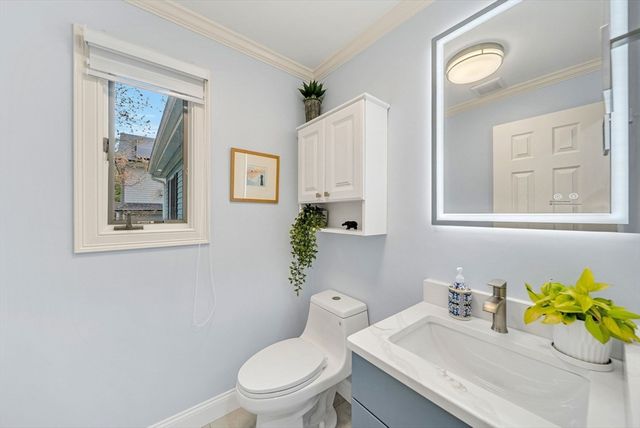 37 Woodcliffe Rd, Lexington, MA 02421