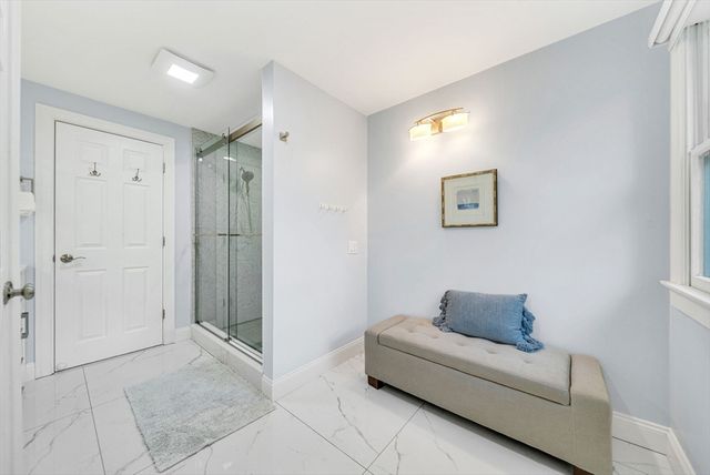 37 Woodcliffe Rd, Lexington, MA 02421
