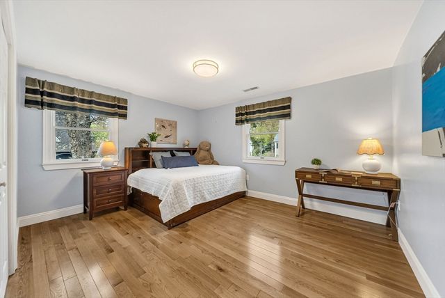 37 Woodcliffe Rd, Lexington, MA 02421