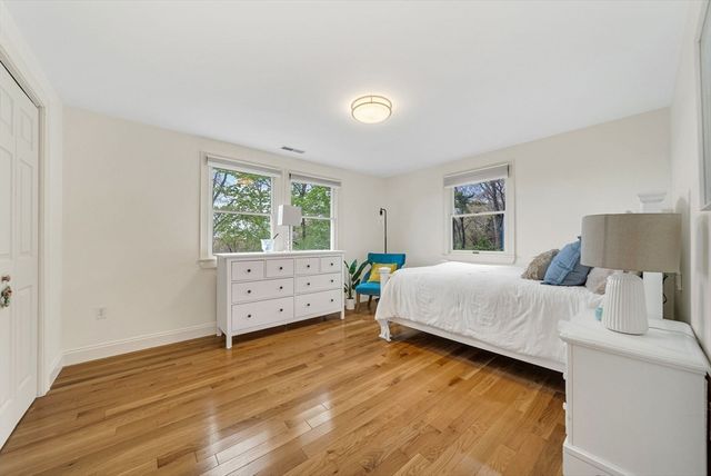 37 Woodcliffe Rd, Lexington, MA 02421