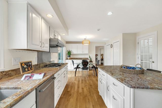 37 Woodcliffe Rd, Lexington, MA 02421