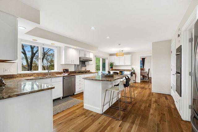 37 Woodcliffe Rd, Lexington, MA 02421