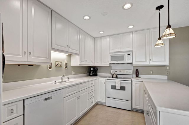 1420 Ocean Way 23b, Jupiter, FL 33477