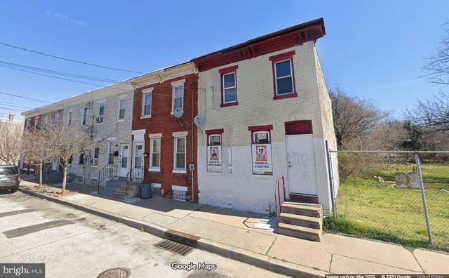 918 MOUNT EPHRAIM AVE, Camden, NJ 08103