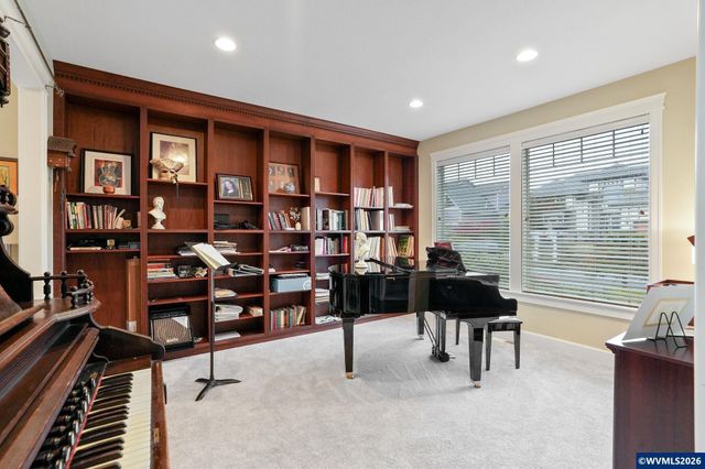 945 Caradon Ct NW, Salem, OR 97304